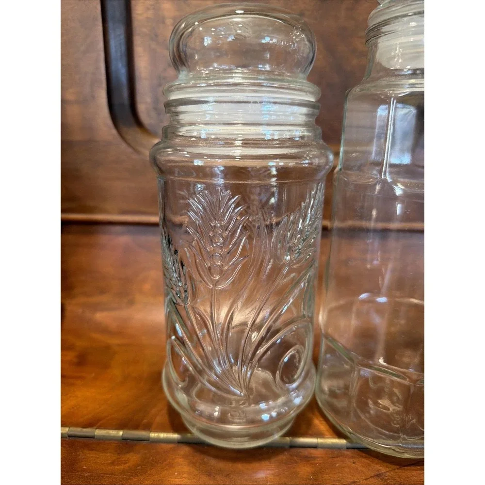 2‎ Vintage Planters Peanuts Glass Jars 1978 & 1982 With Glass Lids 81/2
